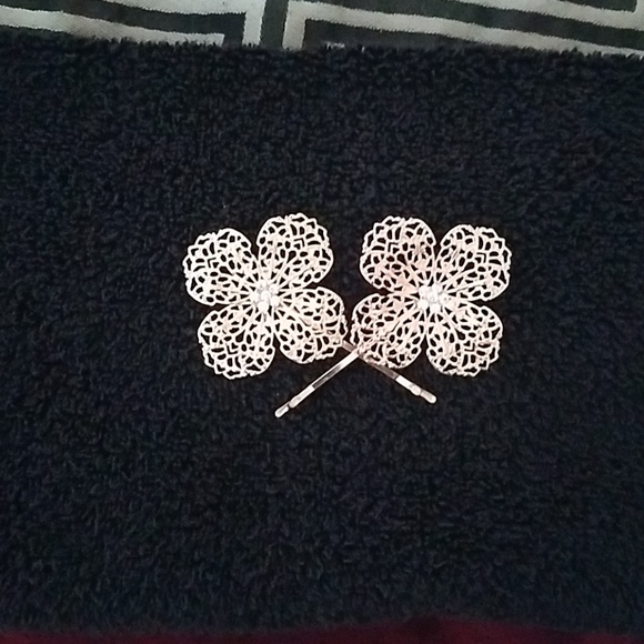 Hair clips - Picture 2 of 2